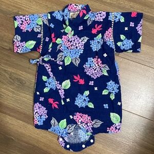 2/$30 Beautiful Japanese style onesie